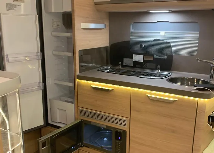 5 Sterne Wohnwagen Direkt An Der Messe - Beheizt- Inklusive Stellplatz & Wlan - New Caravan At Fairground - Inclusive Caravanparking & Wlan - Direkt Messegelaende-duschraeume Vor Ort - Kitchen - Heating