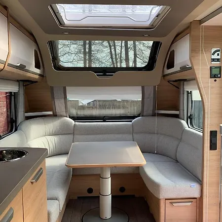 5 Sterne Wohnwagen Direkt An Der Messe - Comfortable New Caravan At Fair Trade - Floor Heating - 2 Big Beds - Fully Equipped - Auf Expo Plaza Und Messe - Klimaanlage - Fussbodenheizung - Reserved Site On Extra Cost ハノーファー