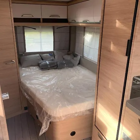 5 Sterne Wohnwagen Direkt An Der Messe - Comfortable New Caravan At Fair Trade - Floor Heating - 2 Big Beds - Fully Equipped - Auf Expo Plaza Und Messe - Klimaanlage - Fussbodenheizung - Reserved Site On Extra Cost *