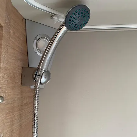 Appartamento 5 Sterne Wohnwagen Direkt An Der Messe - Beheizt- Inklusive Stellplatz & Wlan - New Caravan At Fairground - Inclusive Caravanparking & Wlan - Direkt Messegelaende-duschraeume Vor Ort - Kitchen - Heating *