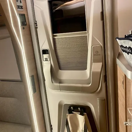 5 Sterne Wohnwagen beheizt - direkt auf Messe Hannover - all inclusive - Wifi - Fully heated Premium Mobile Home at Fairground Hanover Trade Fair Apartment Hannover