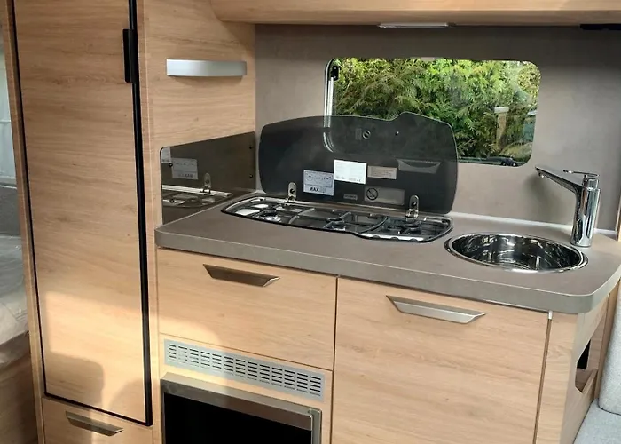 5 Sterne Wohnwagen Direkt An Der Messe - Beheizt- Inklusive Stellplatz & Wlan - New Caravan At Fairground - Inclusive Caravanparking & Wlan - Direkt Messegelaende-duschraeume Vor Ort - Kitchen - Heating * Hannover