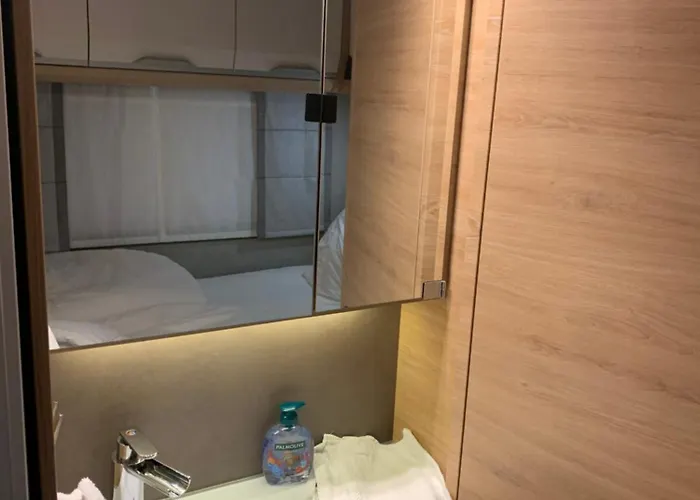 5 Sterne Wohnwagen Direkt An Der Messe - Beheizt- Inklusive Stellplatz & Wlan - New Caravan At Fairground - Inclusive Caravanparking & Wlan - Direkt Messegelaende-duschraeume Vor Ort - Kitchen - Heating Apartment