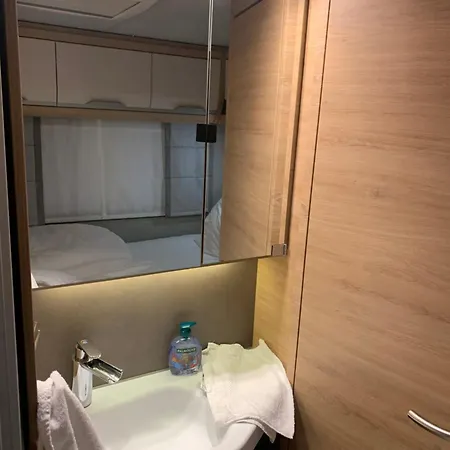 5 Sterne Wohnwagen Direkt An Der Messe - Comfortable New Caravan At Fair Trade - Floor Heating - 2 Big Beds - Fully Equipped - Auf Expo Plaza Und Messe - Klimaanlage - Fussbodenheizung - Reserved Site On Extra Cost Apartament