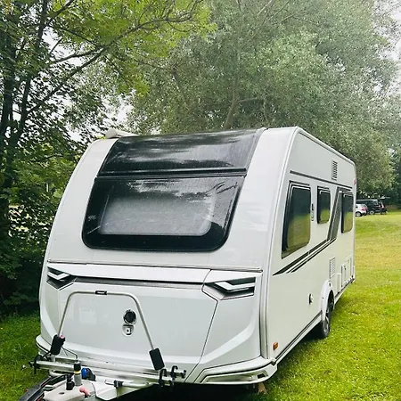 Apartament 5 Sterne Wohnwagen Direkt An Der Messe - Comfortable New Caravan At Fair Trade - Floor Heating - 2 Big Beds - Fully Equipped - Auf Expo Plaza Und Messe - Klimaanlage - Fussbodenheizung - Reserved Site On Extra Cost *