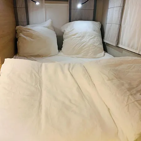5 Sterne Wohnwagen Direkt An Der Messe - Comfortable New Caravan At Fair Trade - Floor Heating - 2 Big Beds - Fully Equipped - Auf Expo Plaza Und Messe - Klimaanlage - Fussbodenheizung - Reserved Site On Extra Cost *