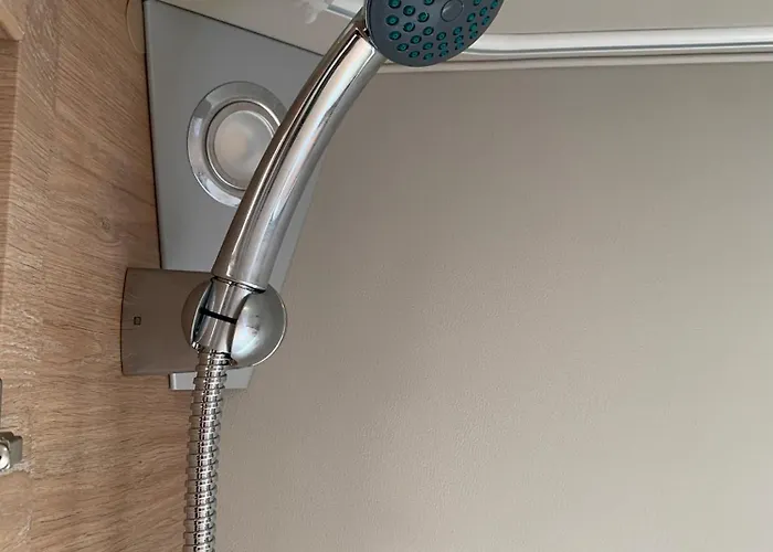 Апартаменты 5 Sterne Wohnwagen Direkt An Der Messe - Beheizt- Inklusive Stellplatz & Wlan - New Caravan At Fairground - Inclusive Caravanparking & Wlan - Direkt Messegelaende-duschraeume Vor Ort - Kitchen - Heating *